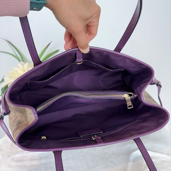 COACH DRAWSTRING CARRYALL IN SIGNATURE CANVAS - Picture 6 of 8